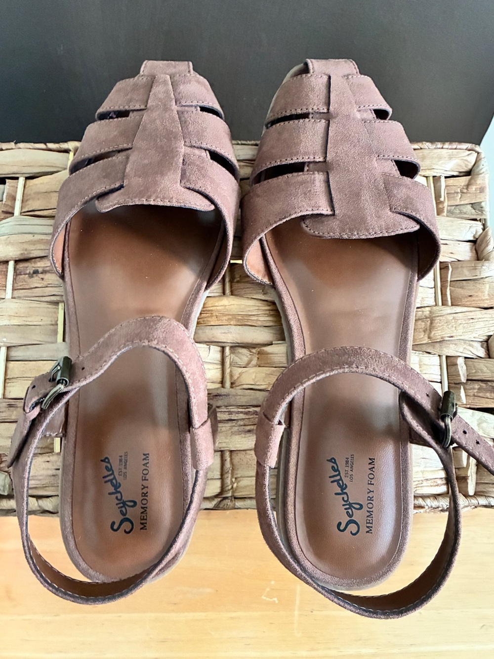 Seychelles Size 11 Brown Suede Look Fisherman Cage Sandals Boho Coastal Flat